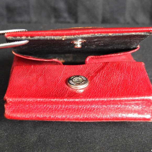 Expandable Red Leather Coin Purse Embossed Design Penguin - Picture 6 of 7
